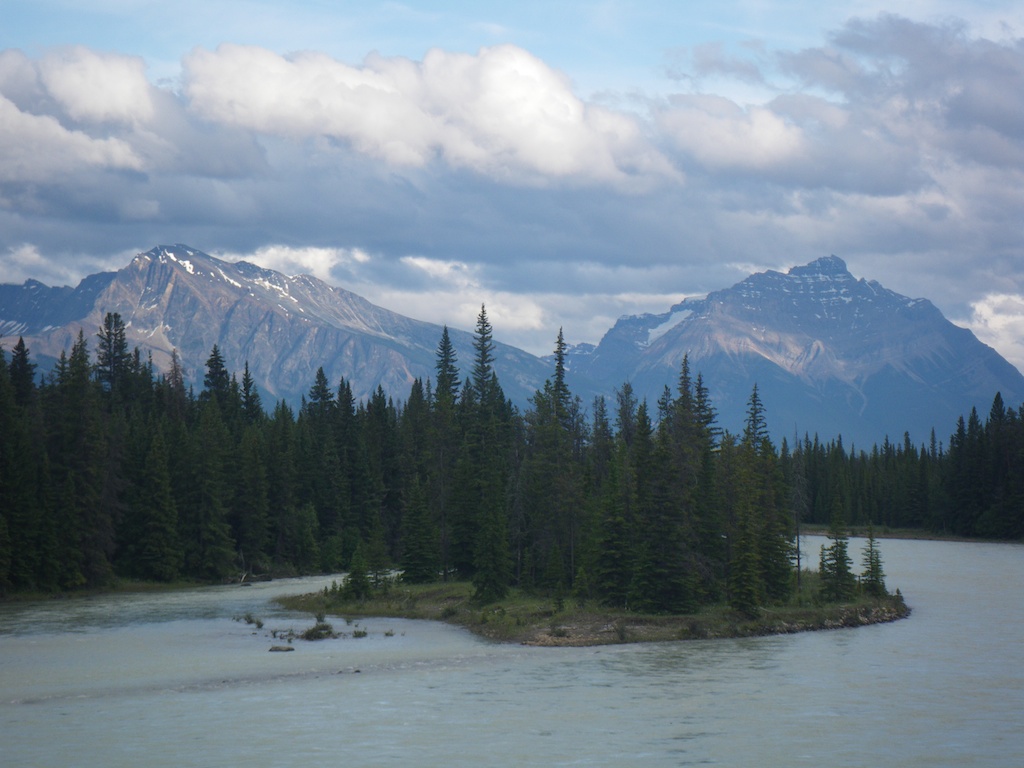 The Athabasca river from the Beckers Charlets.